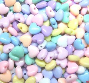 Jewel - תכשיטים ויהלומים חרוזים HEART BEADS PLASTIC PASTEL COLOR JEWELRY MAKING CHARMS KIDS CRAFTS 9mm 100 MIX 